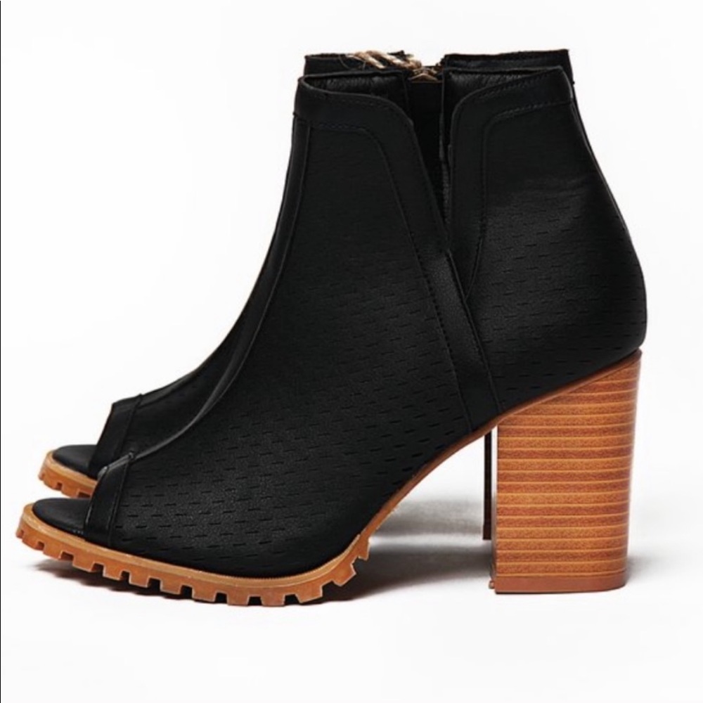 Seven7 Ashbury Style Peep Toe Block Heel Booties